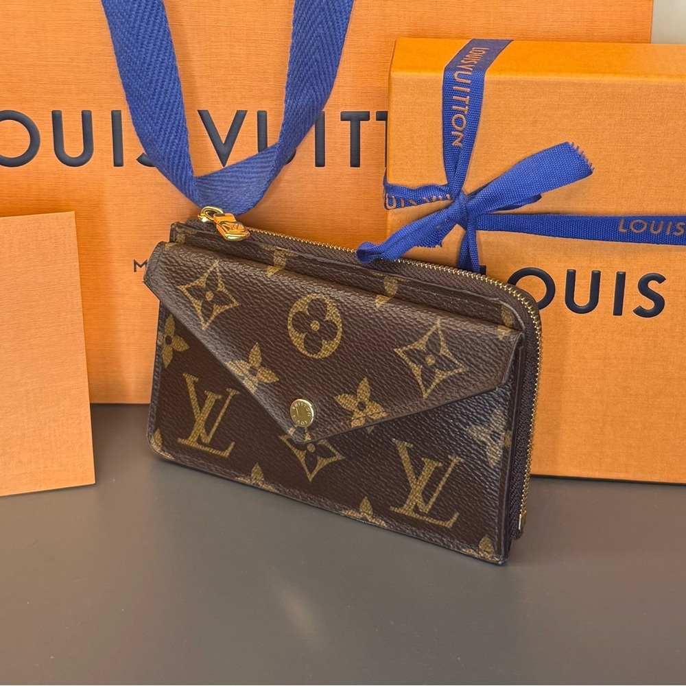 AUTHENTIC Louis Vuitton Card Holder Recto Verso Wallet in Monogram - Picture 5 of 12